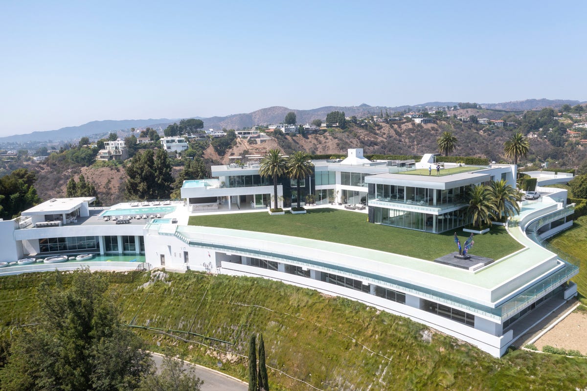 Bên trong siêu dinh thự gần 10.000 m2 của Los Angeles, được niêm yết 295 triệu USD và sắp đấu giá - Ảnh 27.