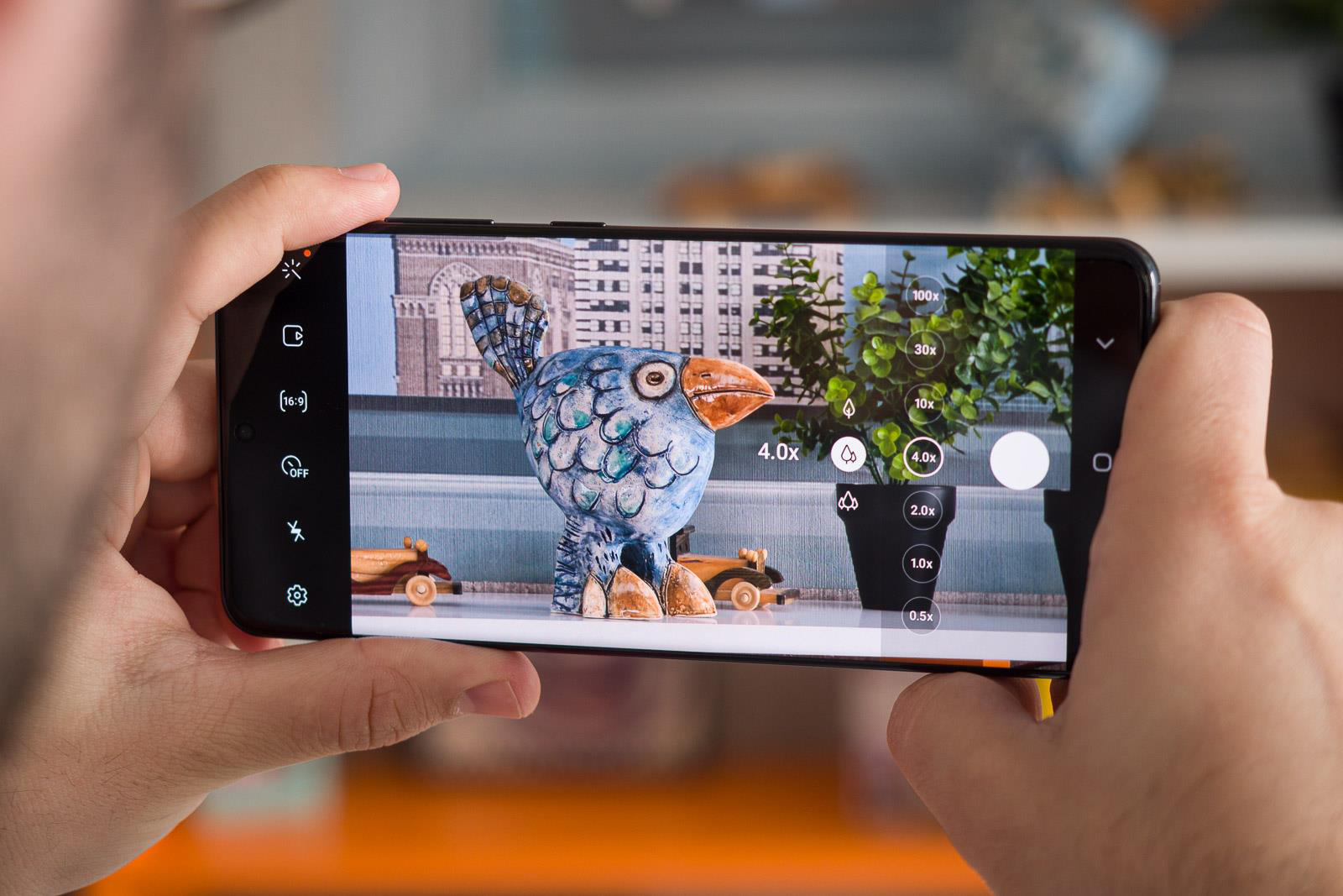 Discover the top 3 top camera smartphones for vivid Tet 2022 - Photo 3.