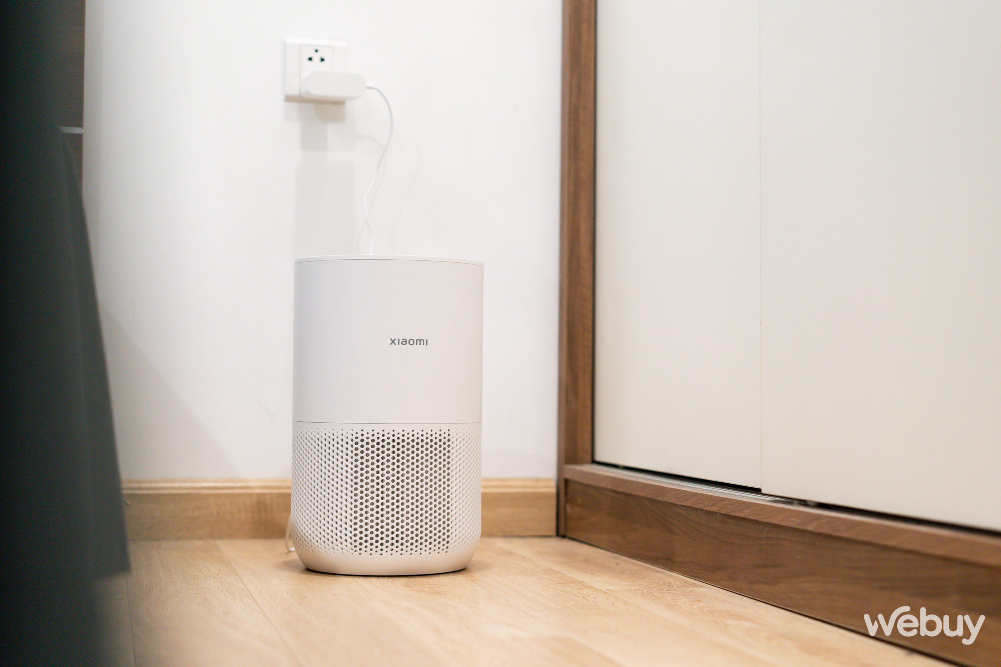 Trên tay máy lọc không khí Xiaomi Air Purifier 4 Compact: Thiết kế nhỏ gọn, điều khiển dễ dàng bằng ứng dụng - Ảnh 1.