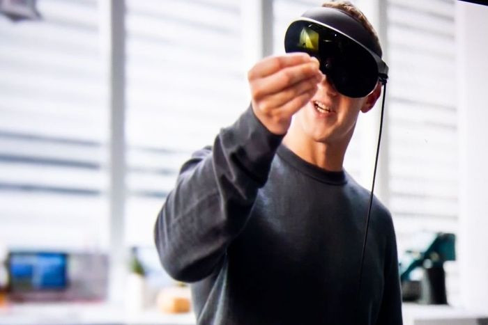 Vũ trụ ‘buồn’ của Mark Zuckerberg: Chẳng ai quan tâm, người dùng thử kính VR xong vứt xó - Ảnh 3.