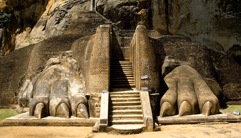 'Sư thành' - công trình cổ đại ẩn giữa núi rừng Sri Lanka - Ảnh 1.