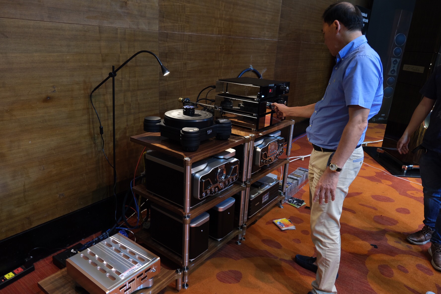 Nhiều sản phẩm âm thanh cao cấp xuất hiện tại triển lãm Vietnam High-End Show 2022 TP. Hồ Chí Minh - Ảnh 3.