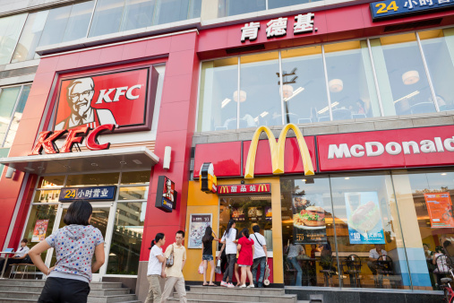 McDonald và KFC là “kỳ phùng địch thủ” nhưng tuyệt nhiên không thể sống xa nhau: Lý do nằm ở logic kinh doanh đỉnh cao! - Ảnh 3.