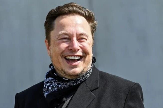 Vì sao tỷ phú Elon Musk thường gửi email cho nhân viên vào giờ trái khoáy? - Ảnh 1.