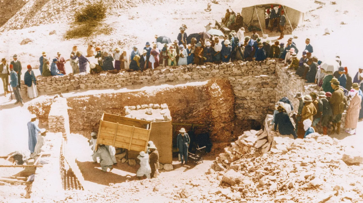 Tròn 100 năm sau ngày khai quật được lăng mộ Vua Tut, còn cả chân trời bí ẩn chờ các nhà khảo cổ tiếp tục đào sâu - Ảnh 1.
