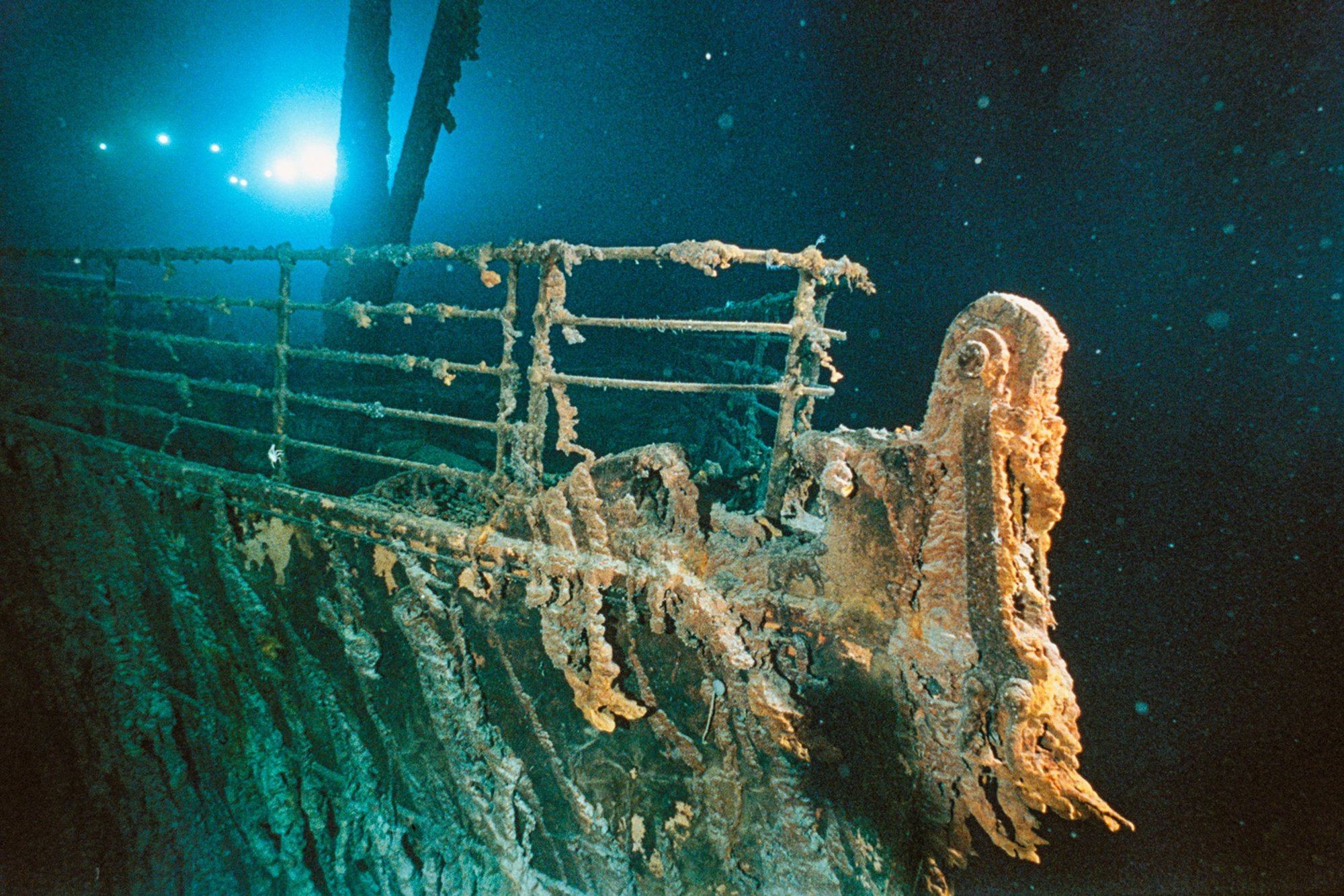 Sau 26 năm, &quot;đốm sáng' bí ẩn gần xác tàu Titanic đã được lý giải - Ảnh 2.