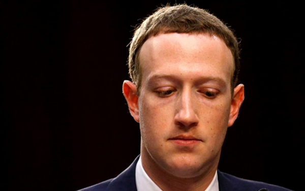 Chạy theo vũ trụ ảo, Mark Zuckerberg bỏ lơ Facebook đang ‘biến chất’: Tràn ngập spam, người dùng than phiền newsfeed quá nhiều ‘rác’ - Ảnh 1.