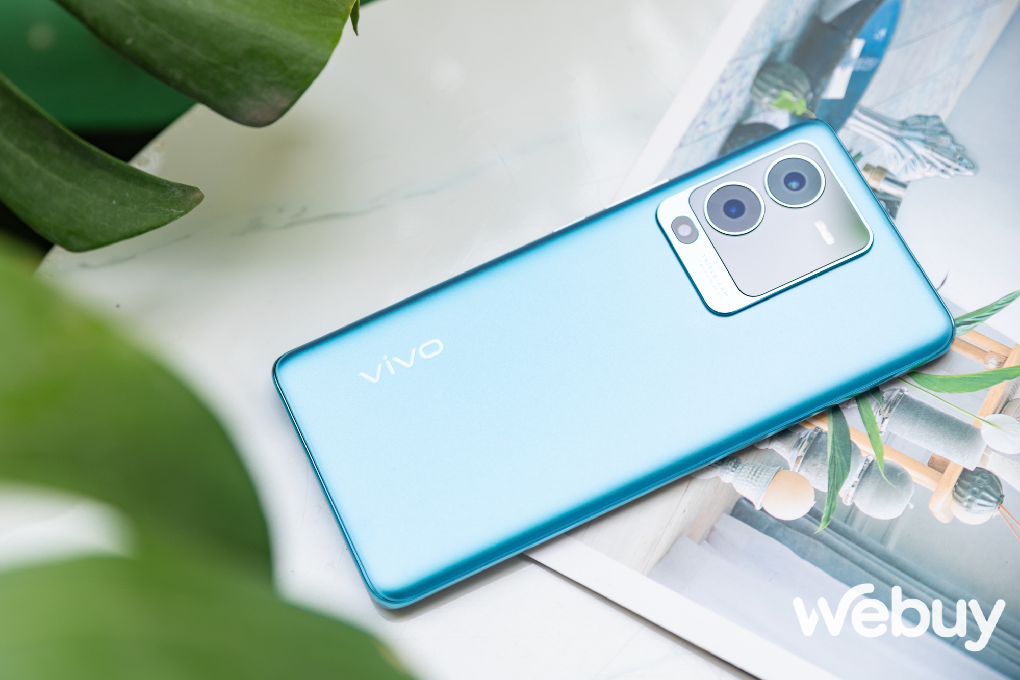 Close-up of the official vivo V25 Pro in Vietnam: high-end design, with an emphasis on imaging experience, priced at approximately VND 14 million - Image 9.