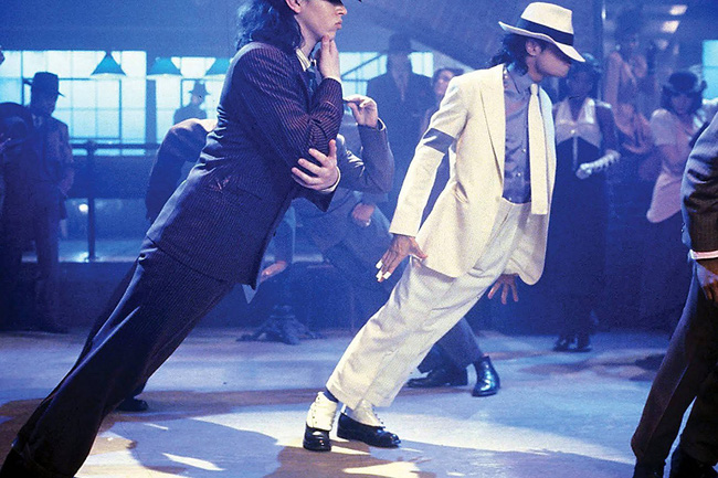 Bí ẩn đằng sau điệu nhảy nghiêng 45 độ của Michael Jackson: Người thường khó có thể làm được, ẩn số nằm ở điều này - Ảnh 1.