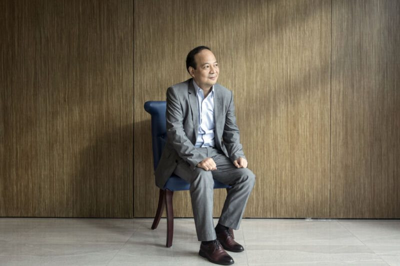 CATL và Robin Zheng: &quot;Ông vua không ngai&quot; của ngành sản xuất pin, nắm giữ 35% pin xe điện toàn cầu - Ảnh 2.