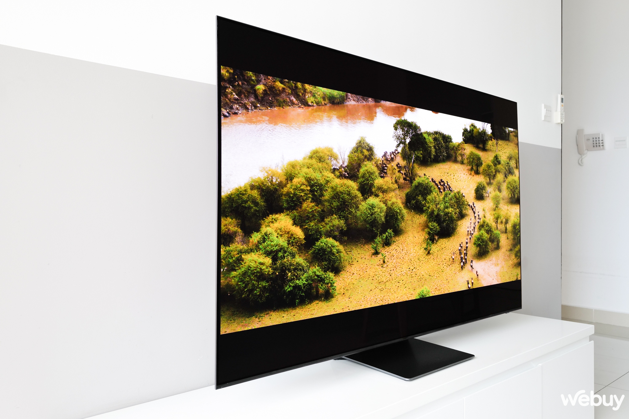 Trải nghiệm nhanh chiếc TV mới nhất từ Samsung: Không phải QLED thân thuộc nhưng chất lượng lại vượt mong đợi - Ảnh 13.
