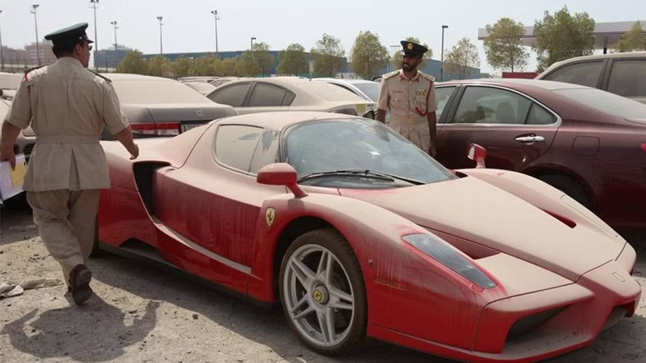 Siêu xe Ferrari là mơ ước của nhiều người nhưng lại bị vứt bỏ đầy rẫy ở thành phố Vàng, muốn mua chỉ cần đáp ứng 1 điều kiện - Ảnh 3.