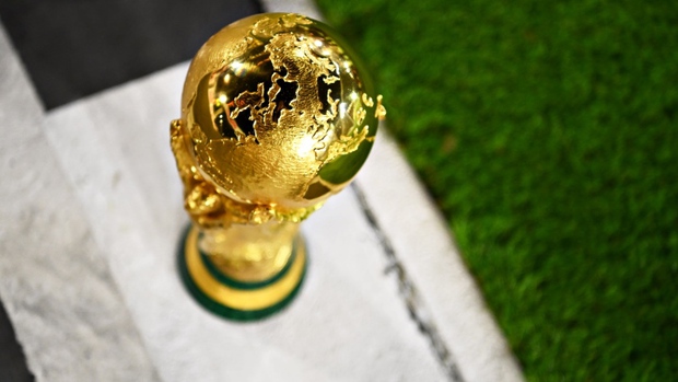Cúp vô địch World Cup chứa 5kg vàng, giá trị hàng tỷ đồng - Ảnh 2.