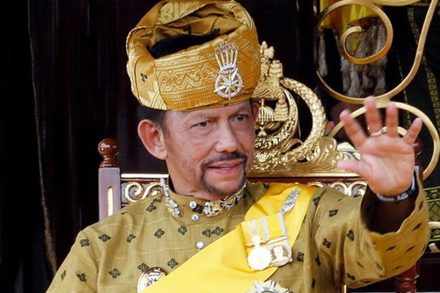 Vị vua giàu có gấp 15 lần Quốc vương Qatar: Thu nhập 100 USD/giây từ dầu mỏ, sống tại cung điện lớn nhất thế giới, từng tổ chức đua xe Ferrari vào lúc nửa đêm - Ảnh 5.
