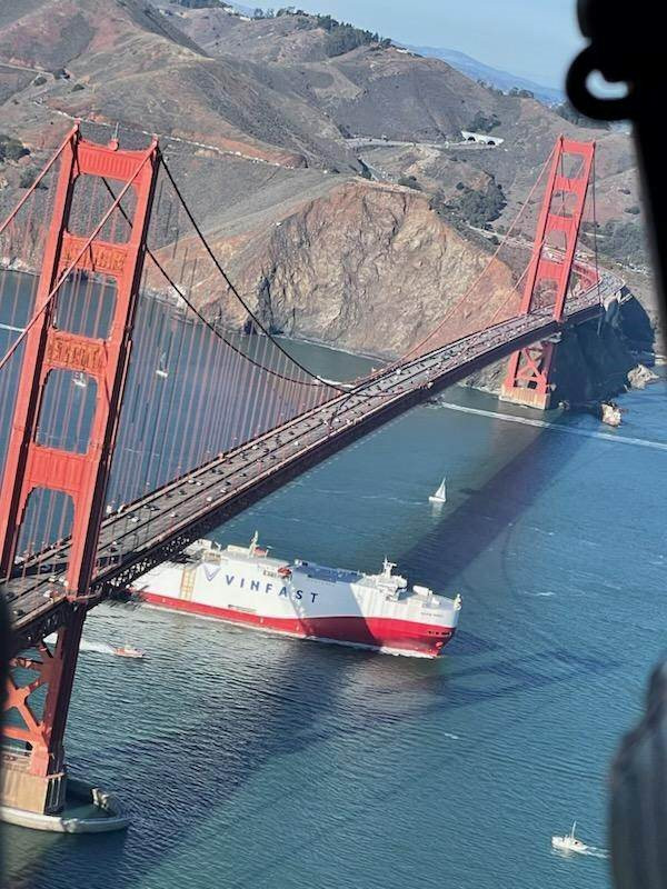เรือบรรทุกรถ VinFast VF8 จำนวน 999 คัน เทียบท่าในแคลิฟอร์เนีย (สหรัฐอเมริกา) - รูปภาพ 2