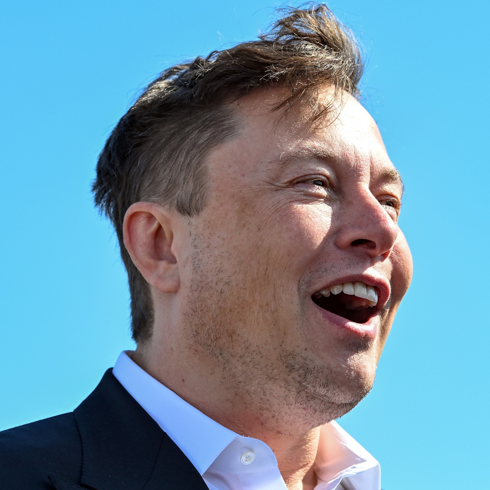 Elon Musk tuyên bố không bán thêm bất kỳ cổ phiếu Tesla nào trong 2 năm - Ảnh 1.