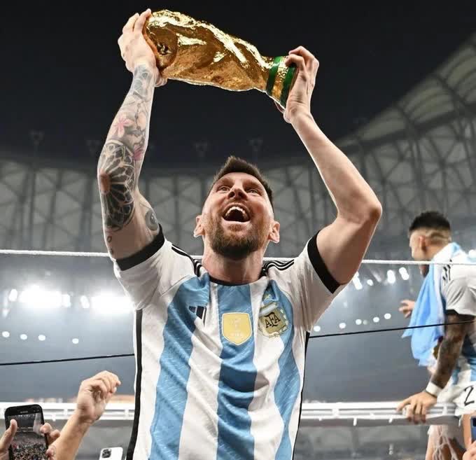 Messi là một trong những người nổi tiếng nhất trên Instagram và hình ảnh này sẽ giúp bạn đón nhận sự thi vị của anh ta như chưa từng có trước đây. Nhấp vào hình ảnh này để khám phá những khoảnh khắc đáng yêu của Messi trên nền tảng xã hội này.