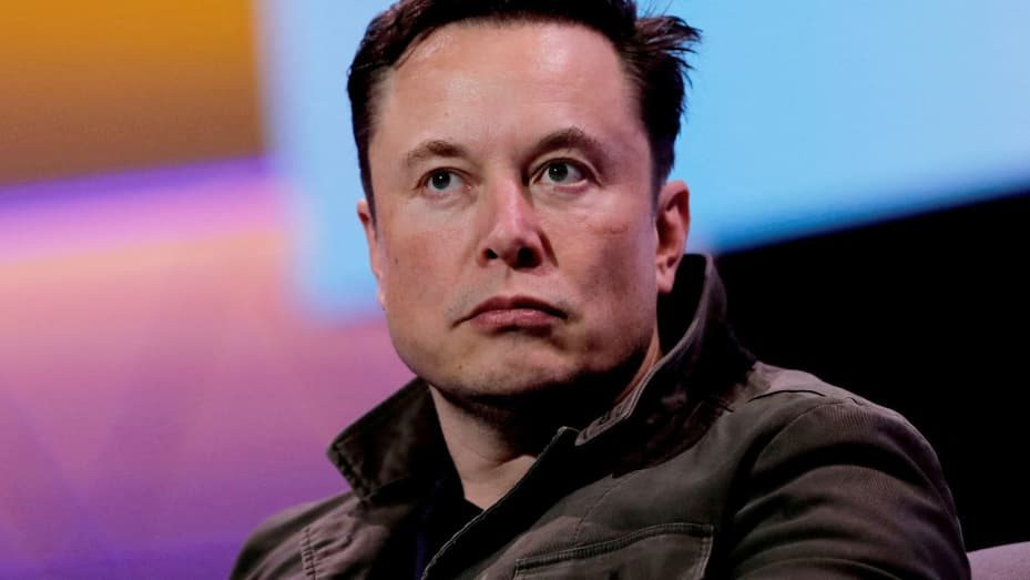 Các ông trùm công nghệ đánh rơi hơn 433 tỷ USD, riêng Elon Musk giảm một nửa tài sản trong năm 2022 - Ảnh 1.