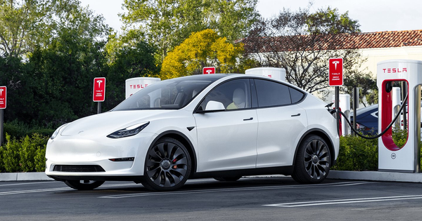 Tesla tiếp tục thống trị thị trường xe điện Mỹ, khoảng cách đang bị các đối thủ thu hẹp dần - Ảnh 1.