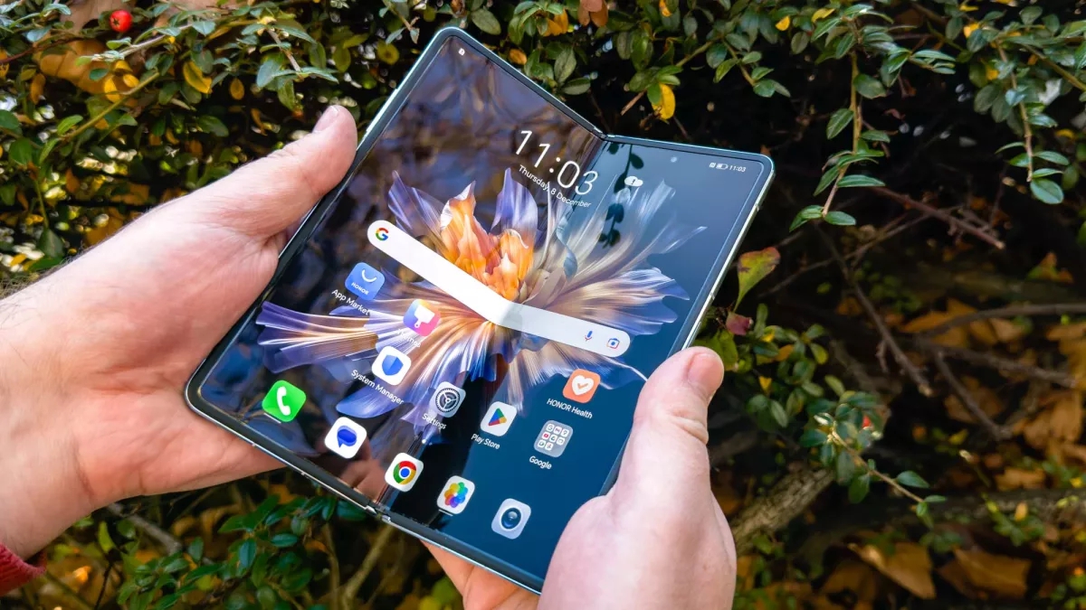 Smartphone màn hình gập năm 2023: Samsung có tiếp tục giữ &quot;ngôi vương&quot;? - Ảnh 1.