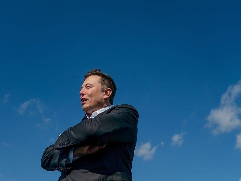  Elon Musk đưa Tesla lên trời rồi tự tay khiến hãng xe điện xuống vực thẳm: Vốn hóa giảm 900 tỷ USD, sắp bị xếp ngang hàng các thương hiệu bình dân - Ảnh 1.