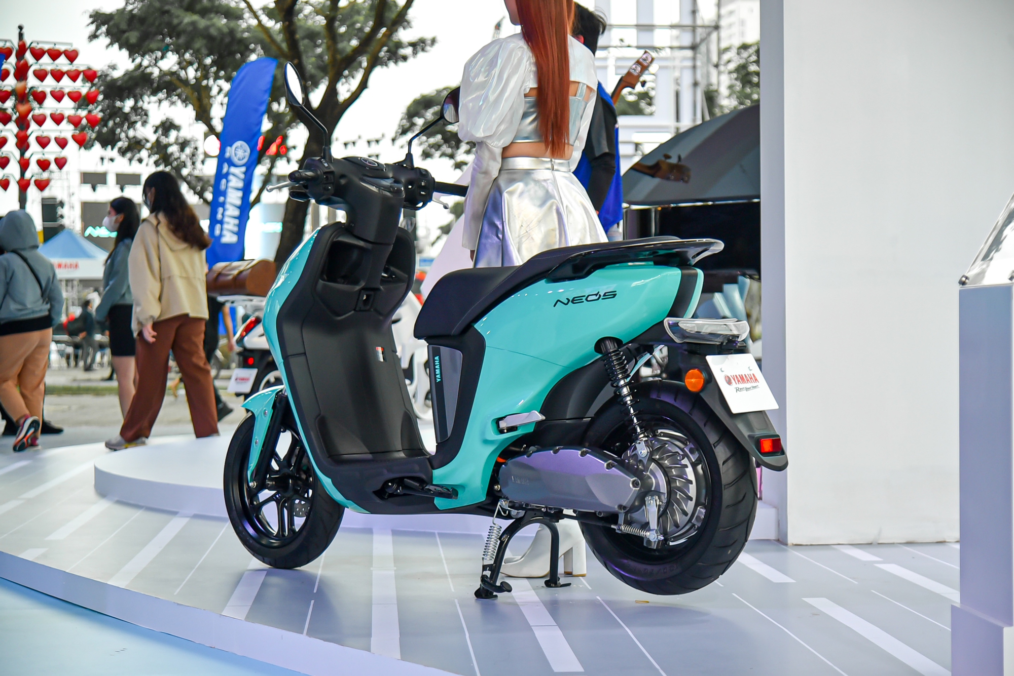 Yamaha Neo's ra mắt Việt Nam: Giá 50 triệu đồng, có thể đi tối đa 144 km, cạnh tranh VinFast Vento S - Ảnh 4.