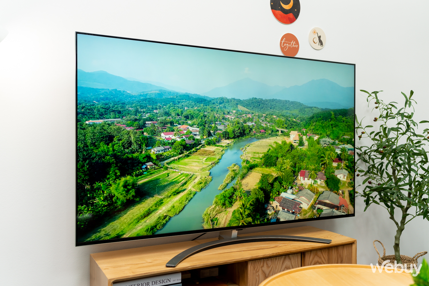 Trải nghiệm LG QNED 8K 2022 65 inch: TV hơn 100 triệu có gì hay? - Ảnh 1.