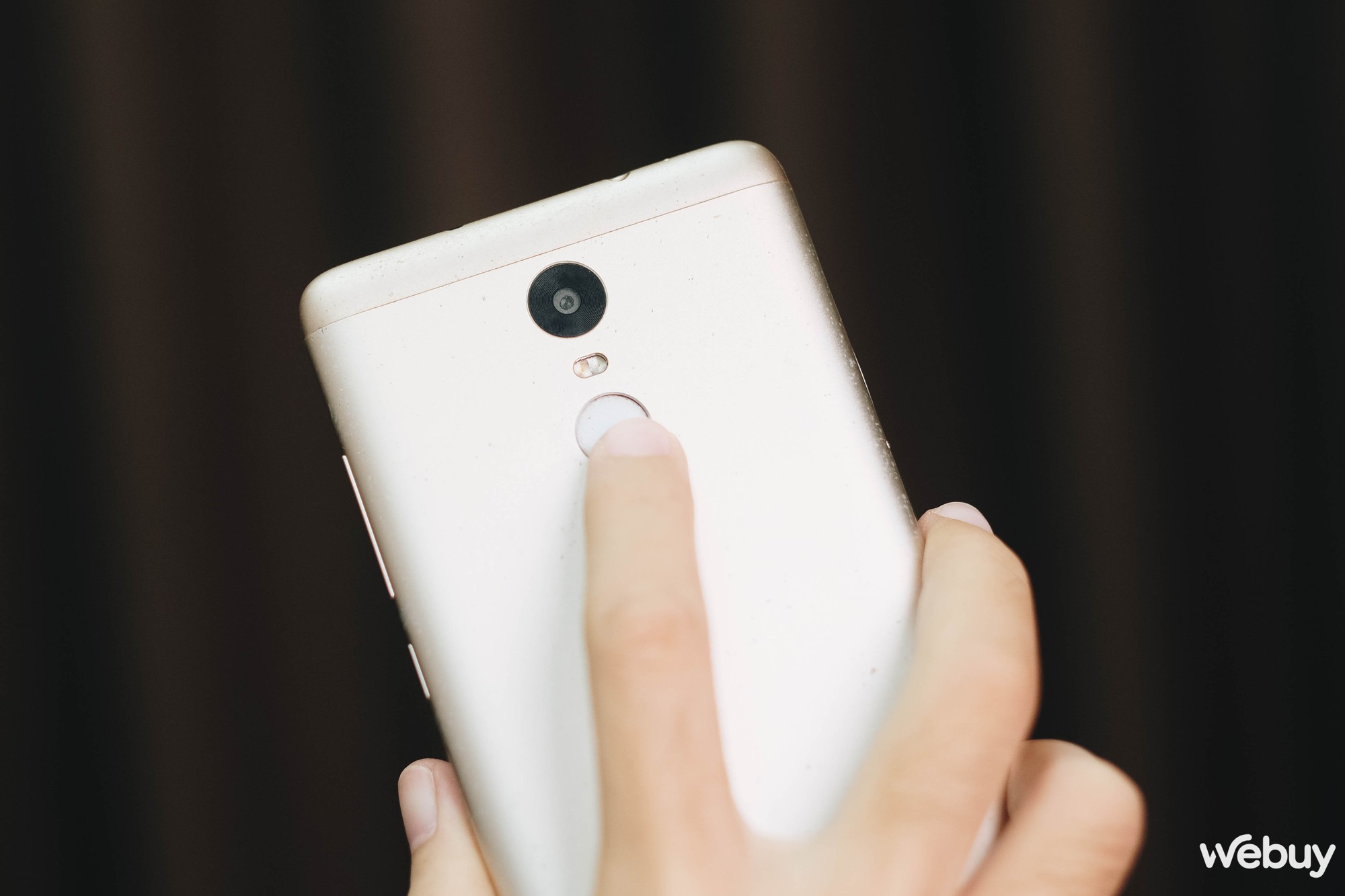 Smartphone huyền thoại một thời của Xiaomi nay chỉ còn vài trăm nghìn đồng - Ảnh 11.