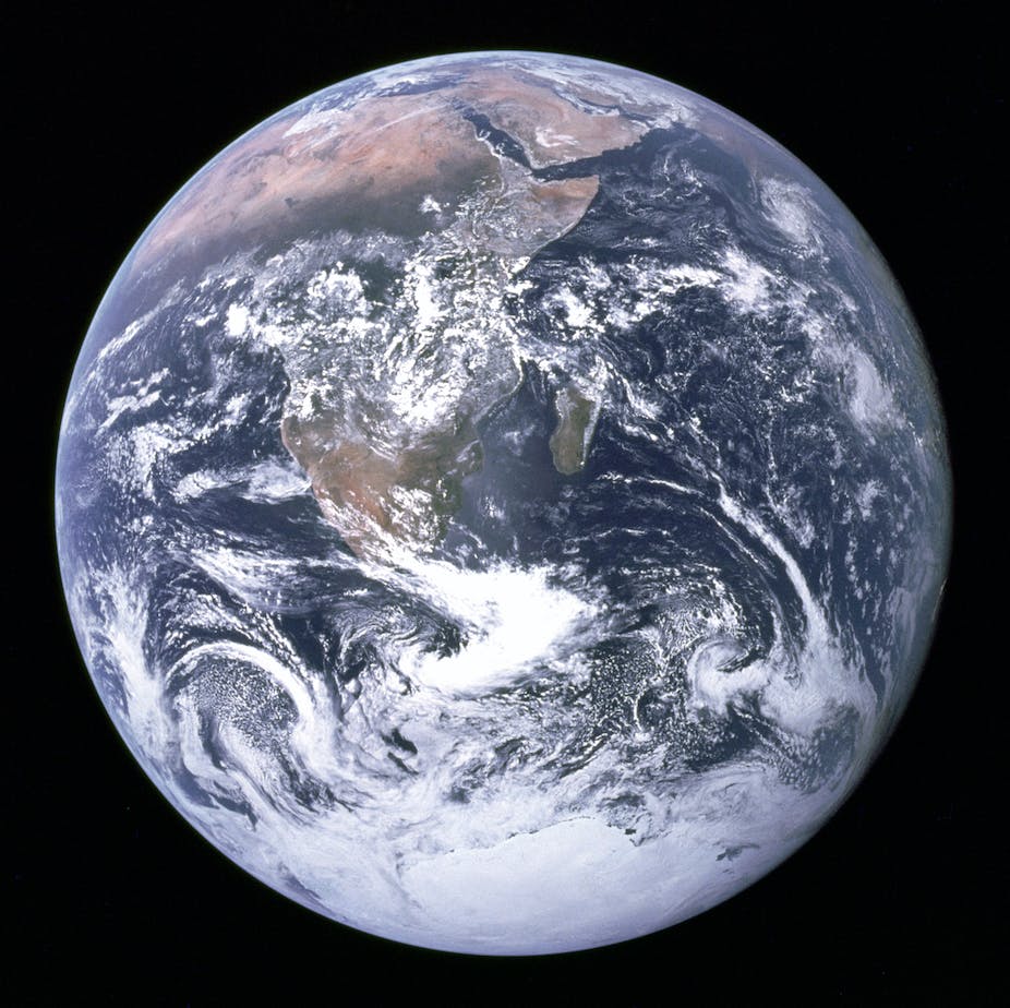 Kỷ niệm 50 năm ngày NASA chụp tấm ảnh Trái Đất trứ danh và thay đổi cách nhân loại nhìn nhận Địa Cầu - Ảnh 1.
