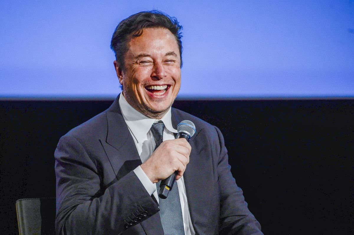 Elon Musk vừa để mất ngôi người giàu nhất thế giới trong 2 giờ - Ảnh 2.