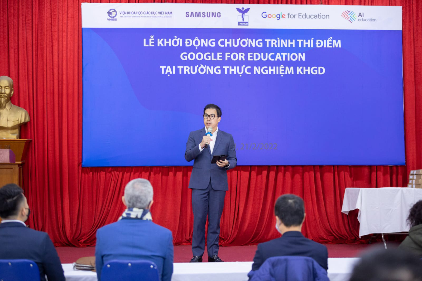 Samsung cooperates with Google to strengthen digital transformation in education at some schools in Vietnam - Photo 2.