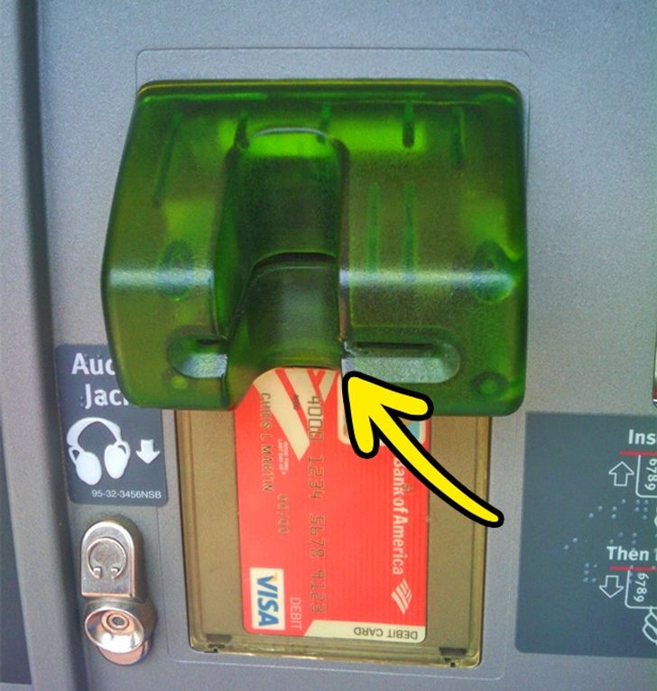 Muôn vàn cách hacker cướp tiền của bạn từ ATM và đây là cách nhận biết cây ATM có bị kẻ gian lợi dụng hay không? - Ảnh 1.