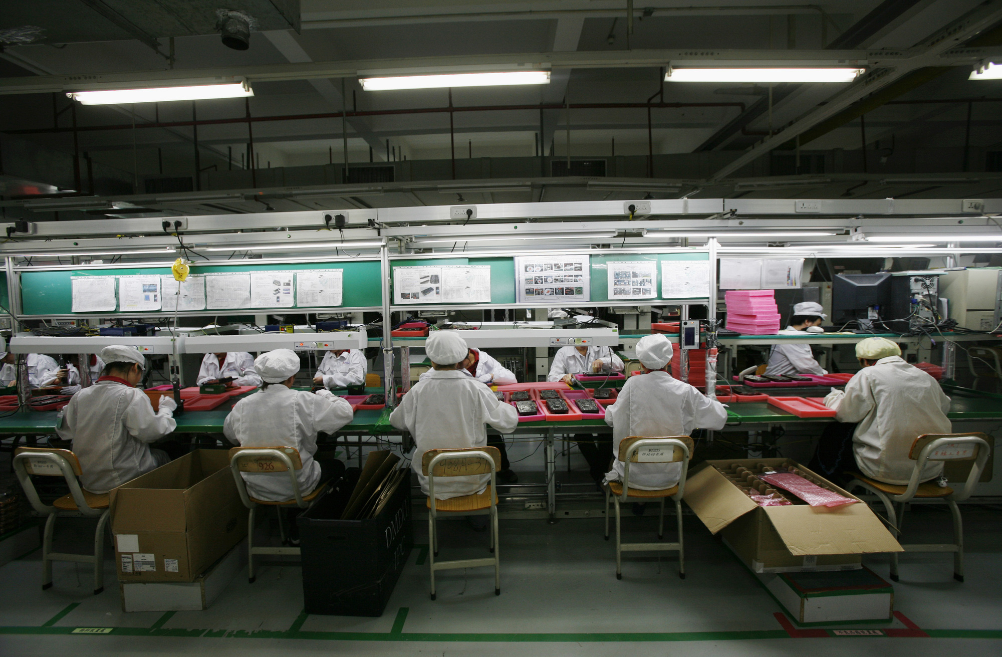 Average income is 360 million/year, people work as shippers, factory owners cry because of the lack of workers - Photo 2.