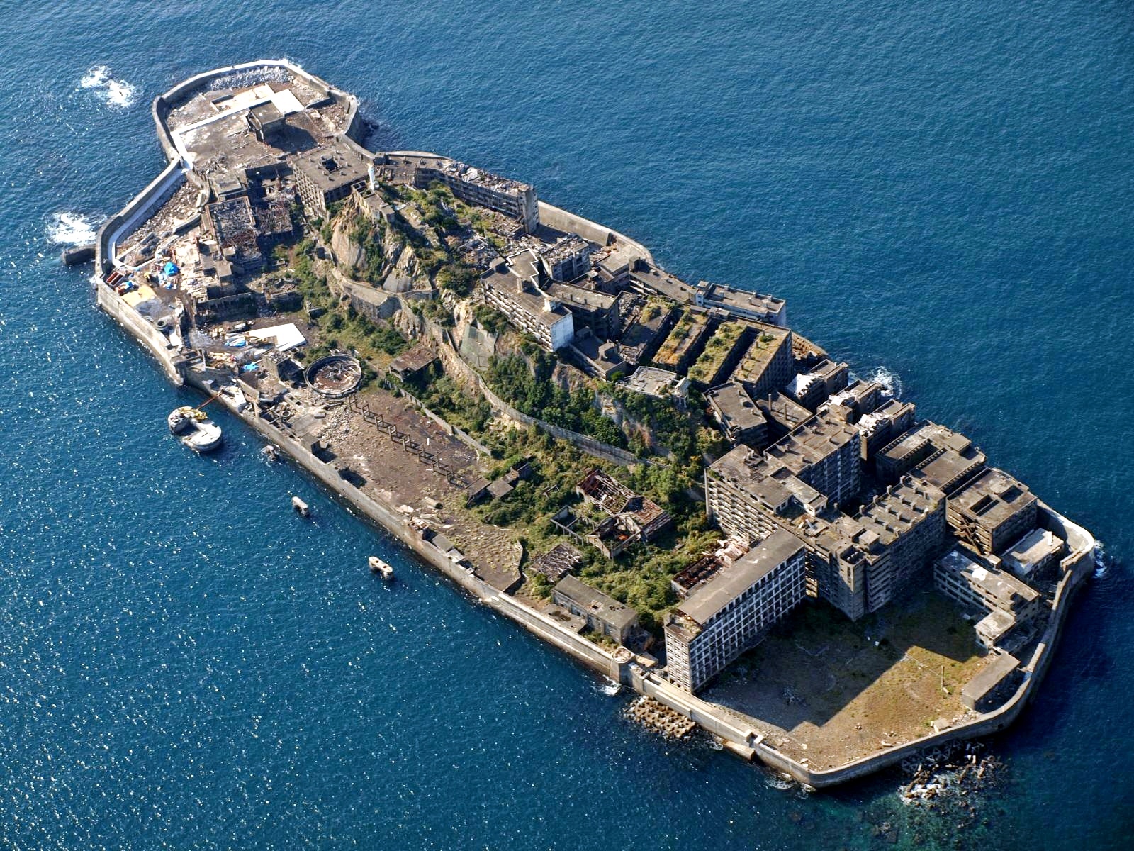 The dark truth and secrets of Hashima island - Japan's deserted island - Photo 1.