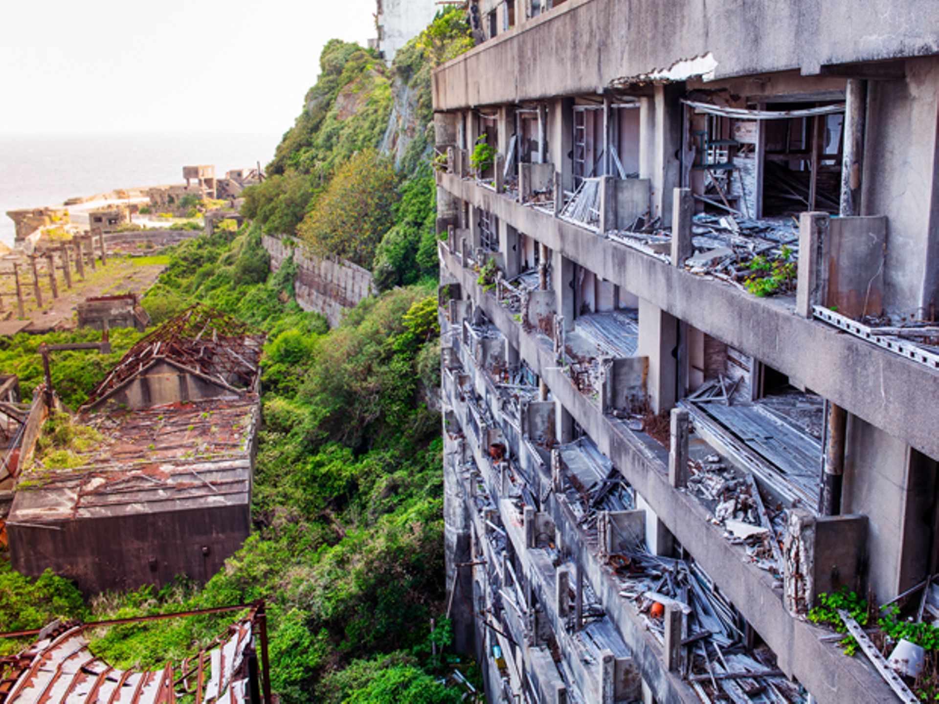 The dark truth and secrets of Hashima island - Japan's deserted island - Photo 6.