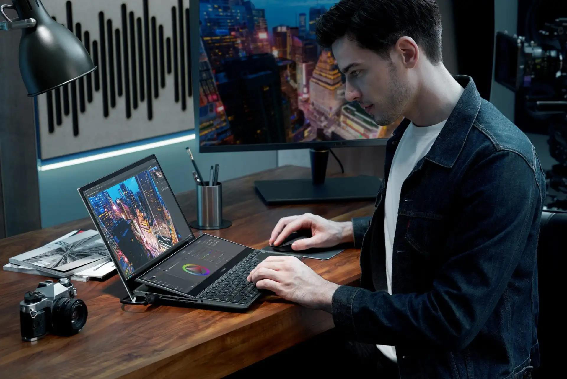 Asus ZenBook Pro Duo OLED UX582: Top laptop for professional content creators - Photo 1.