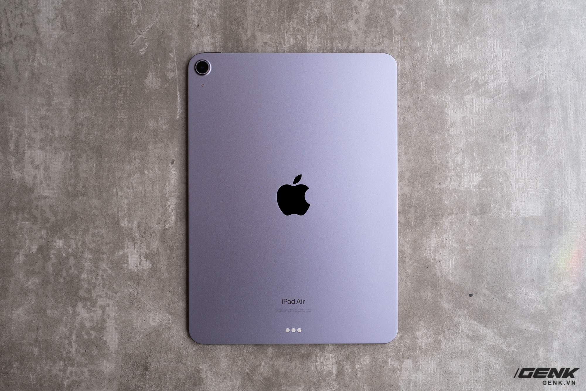 Trên tay iPad Air 5 mới về VN: "Bình cũ rượu mới", chip M1 liệu có đáng mua hơn iPad Pro? L1330753-16476993581772108795522