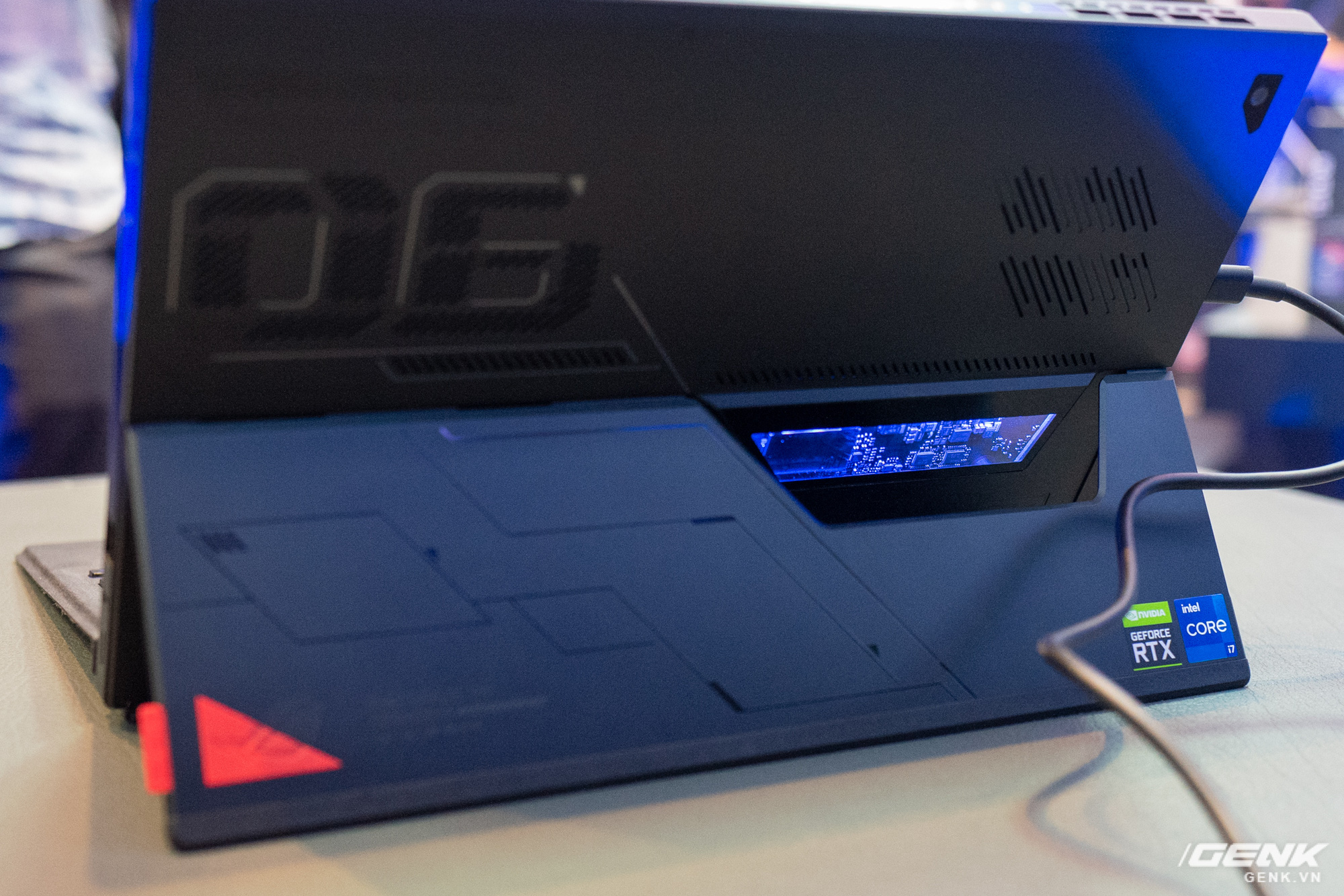 ASUS ROG Flow Z13: The world's most powerful gaming tablet launched in Vietnam, priced at VND 50 million - Photo 4.