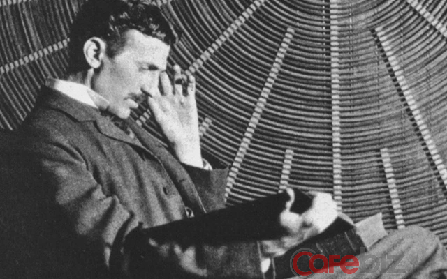 Những bí ẩn về cuộc đời Nikola Tesla: Thiên tài không bằng cấp, bị đuổi học vì đam mê cờ bạc, điên rồ và dị biệt đến mức yêu một con chim bồ câu - Ảnh 1.