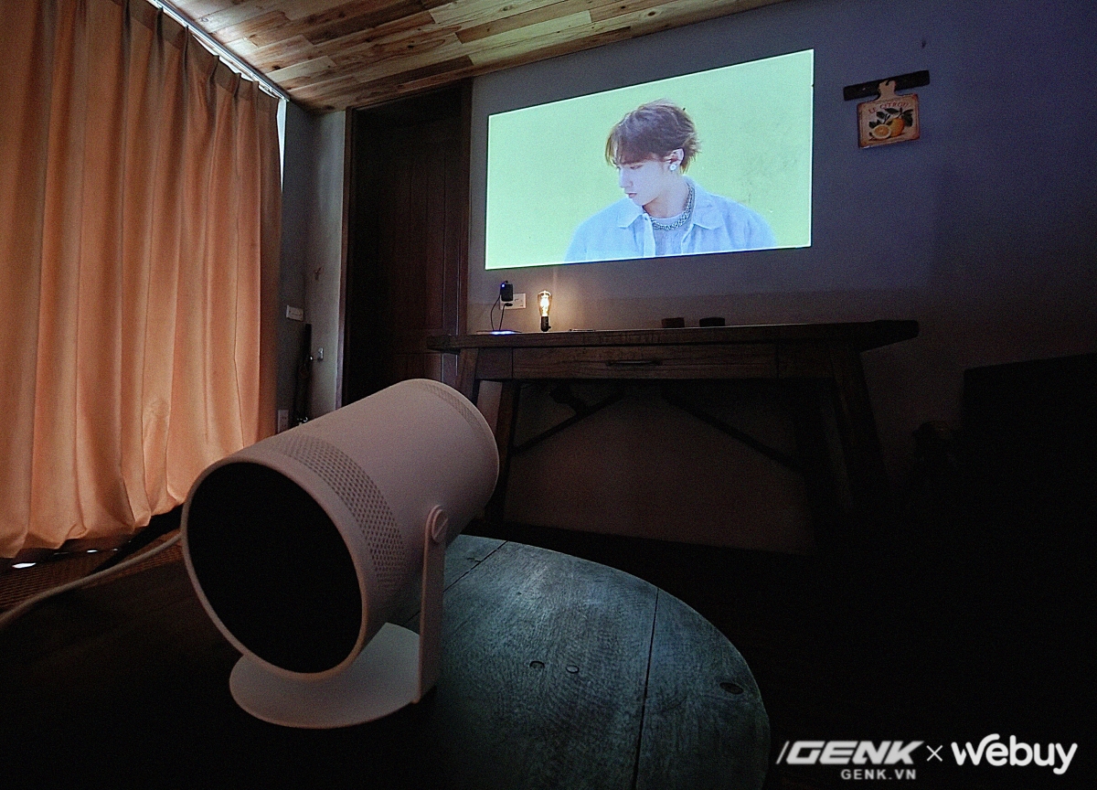 Here are 4 ways the portable projector 