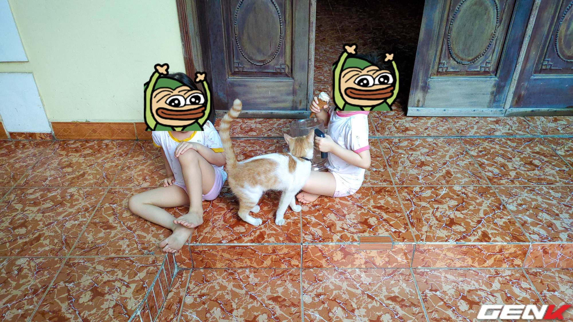 Kiến trúc sư phân tích: đập cửa gỗ để thay bằng nhôm kính có phải là "bất thường" không? - Ảnh 4. Kiến trúc sư phân tích: đập cửa gỗ để thay bằng nhôm kính có phải là "bất thường" không? - Ảnh 4.