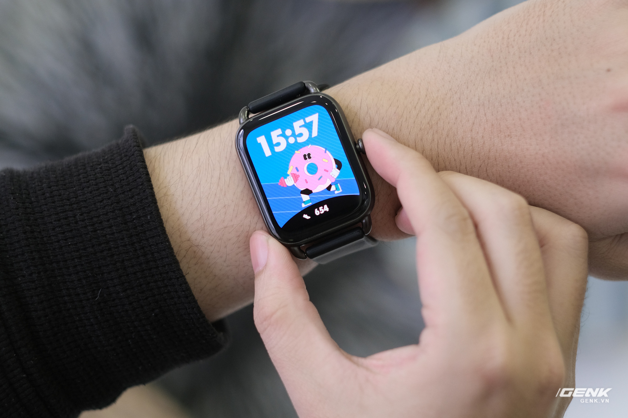 On hand Haylou RS4: Smartwatch costs 1.5 million VND with AMOLED screen, design like Apple Watch, 10-day battery - Photo 3.