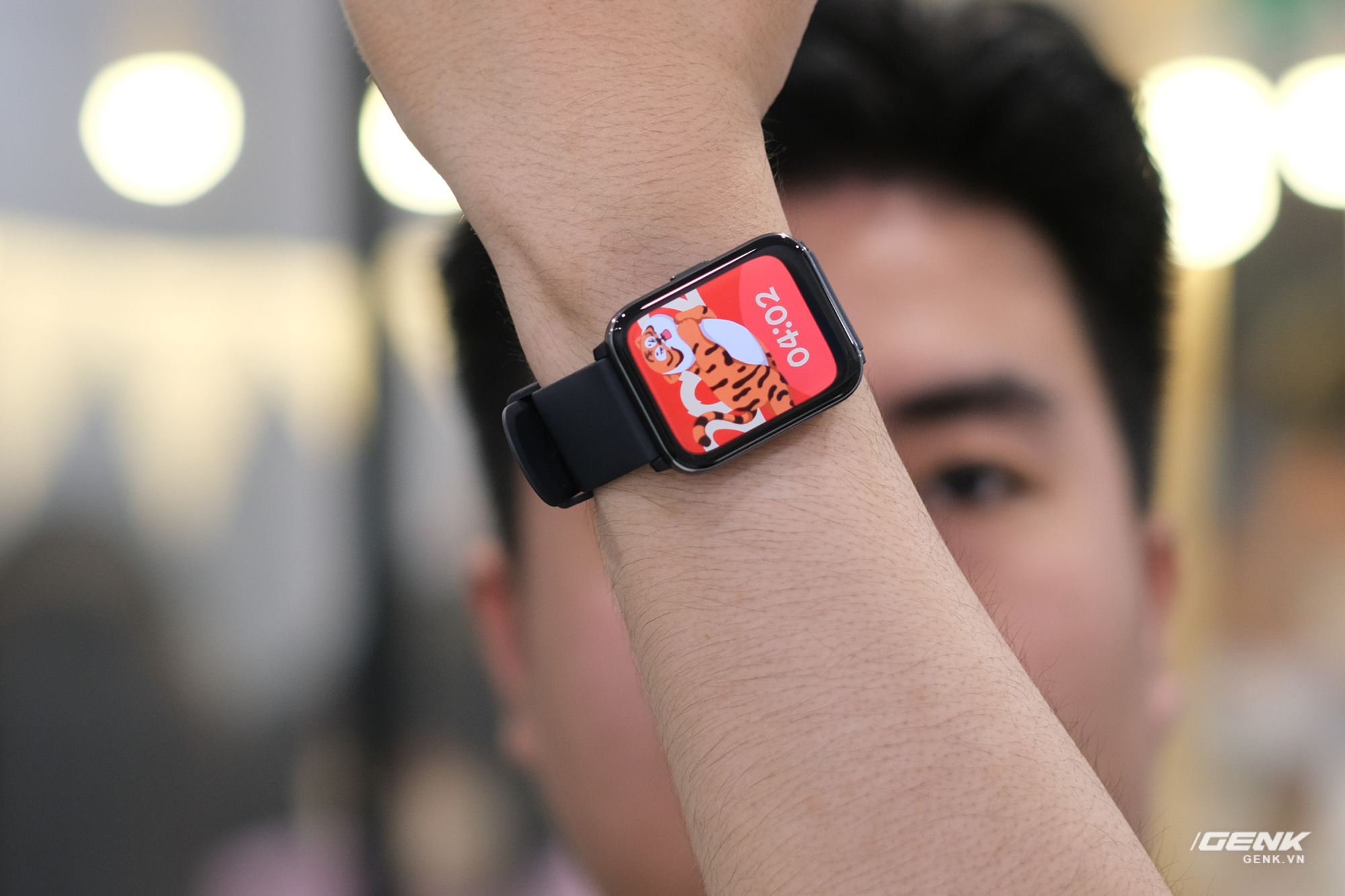 This watch costs just over 1 million but has a beautiful AMOLED screen like the Apple Watch, supports Vietnamese, a 1-month battery - Photo 10.