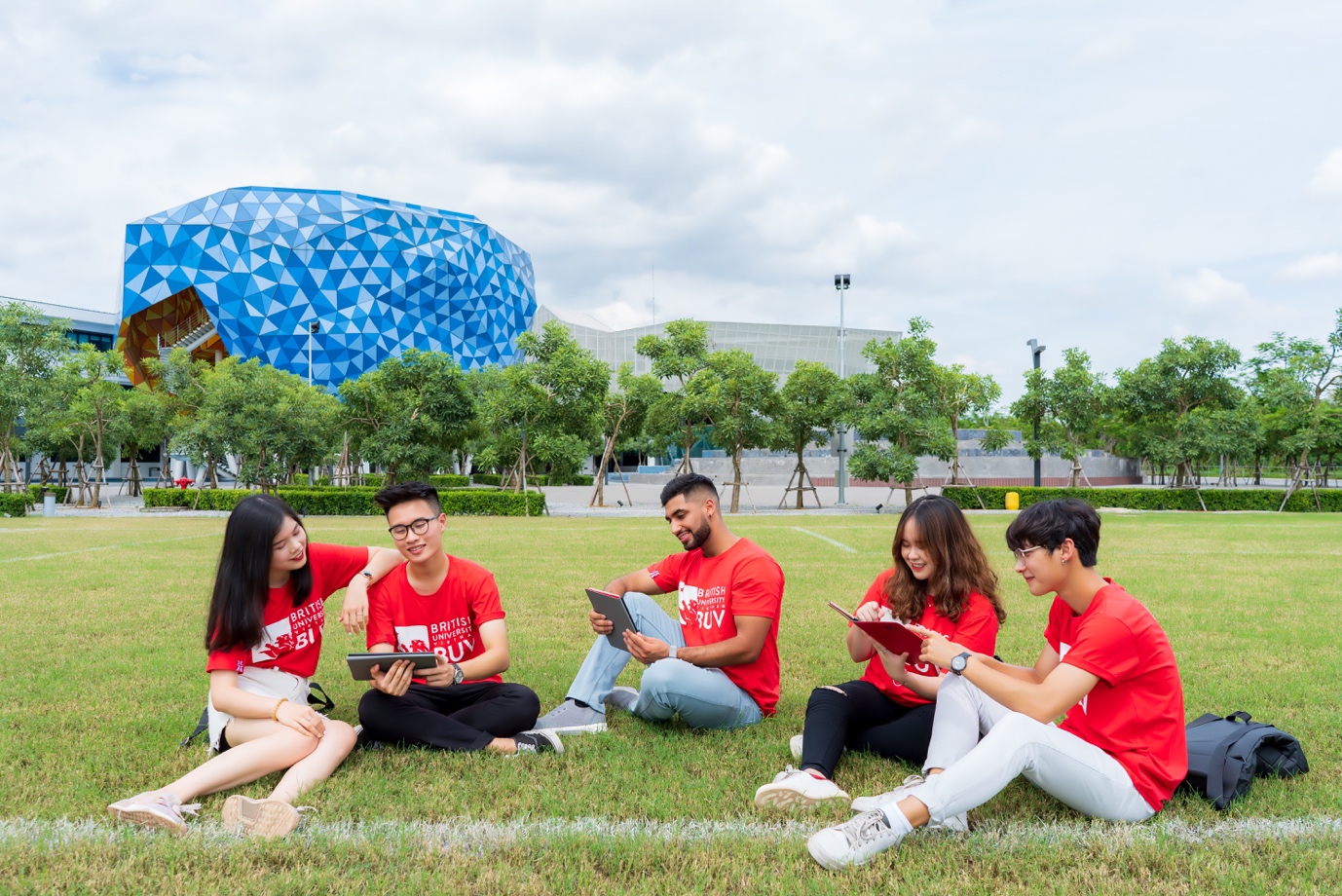 “Du học không gián đoạn” với chương trình Dự bị Đại học Quốc tế của Đại học London - Ảnh 3.