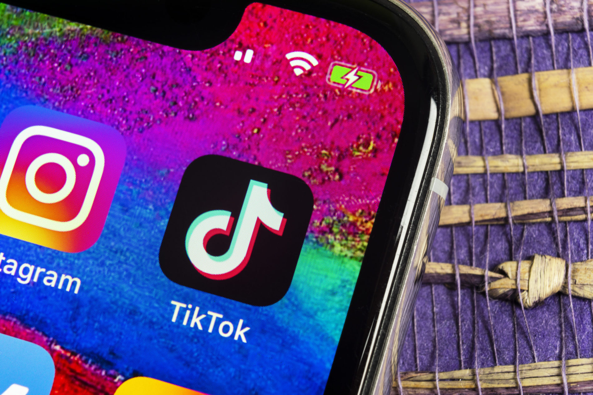 TikTok - the social network that holds the 'right to life and death': Decide which songs, videos or trends will go viral, turning anonymous people into stars in a single note' - Photo 3.
