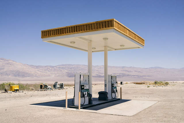 The end of gas stations is approaching: Charging a car is as easy as charging a phone, an entire American culture will be lost to make way for the era of electric cars - Photo 2.