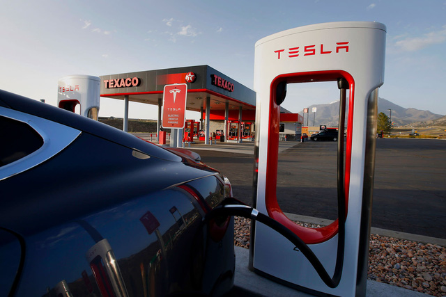 The end of gas stations is approaching: Charging a car is as easy as charging a phone, an entire American culture will be lost to make way for the era of electric cars - Photo 3.