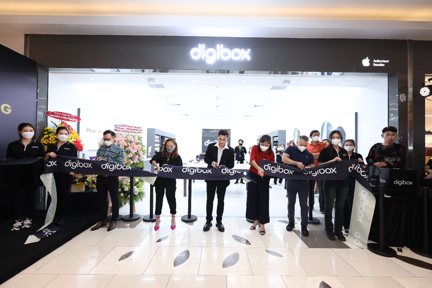 Digibox opens Apple Authorized Store with many incentives - Photo 6.