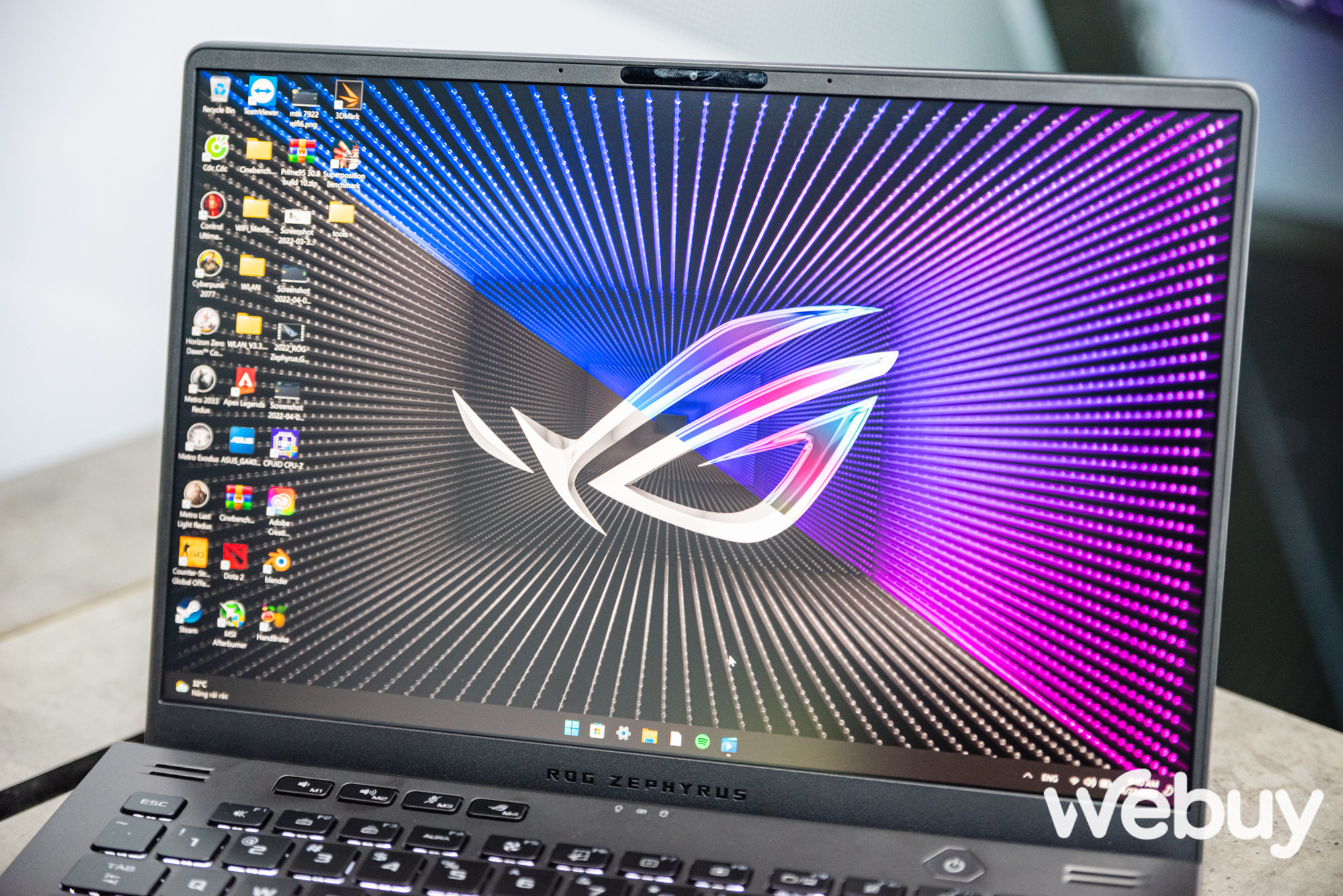 Close-up of ASUS Zephyrus G14 2022: Upgrade from the inside out, powerful and 