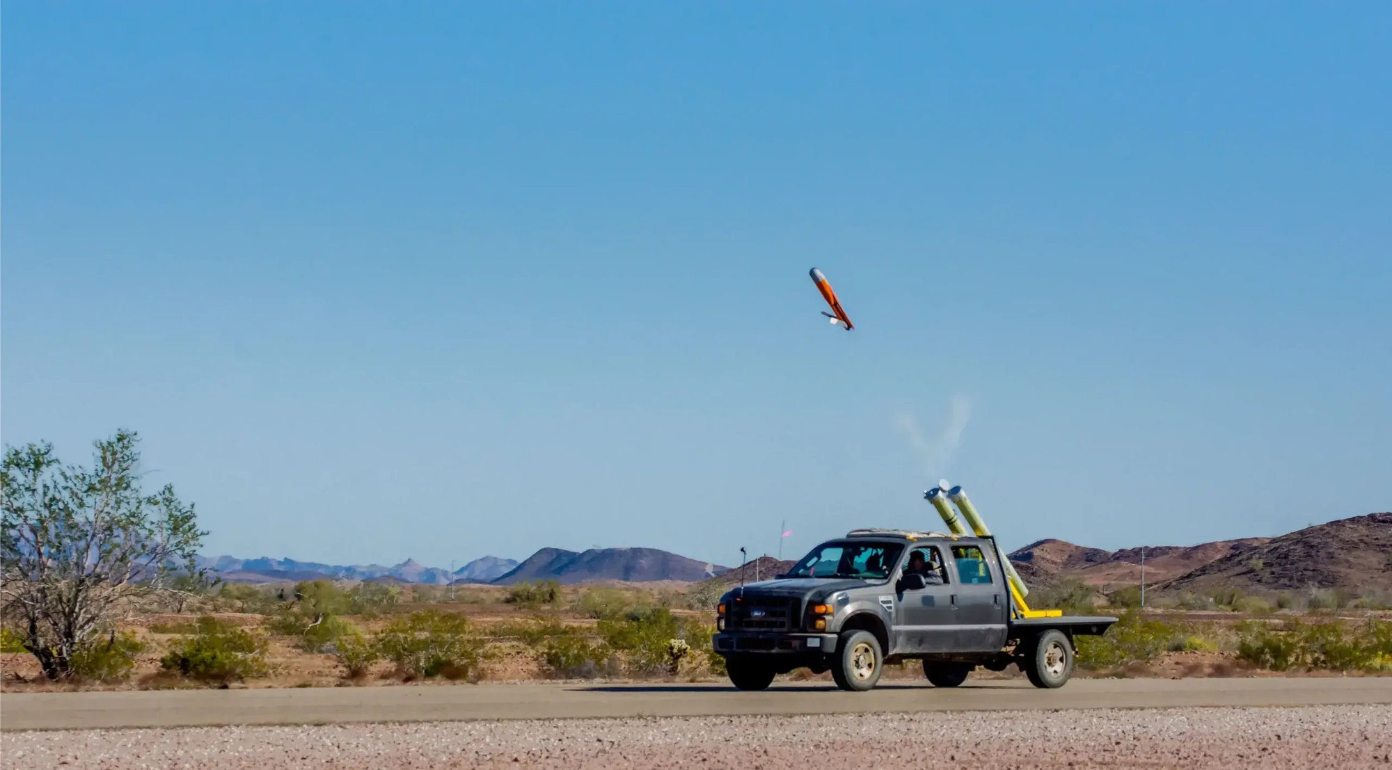 The US military tested the strategy of fighting the council with a large number of drones in the sky of Utah - Photo 3.